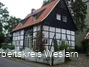 Das Küsterhaus wurde früher von Küstern und Dorfschullehrern bewohnt. 1986 wurde es von der Kirchengemeinde verkauft und 1993 vom jetzigen Besitzer vollständig restauriert.