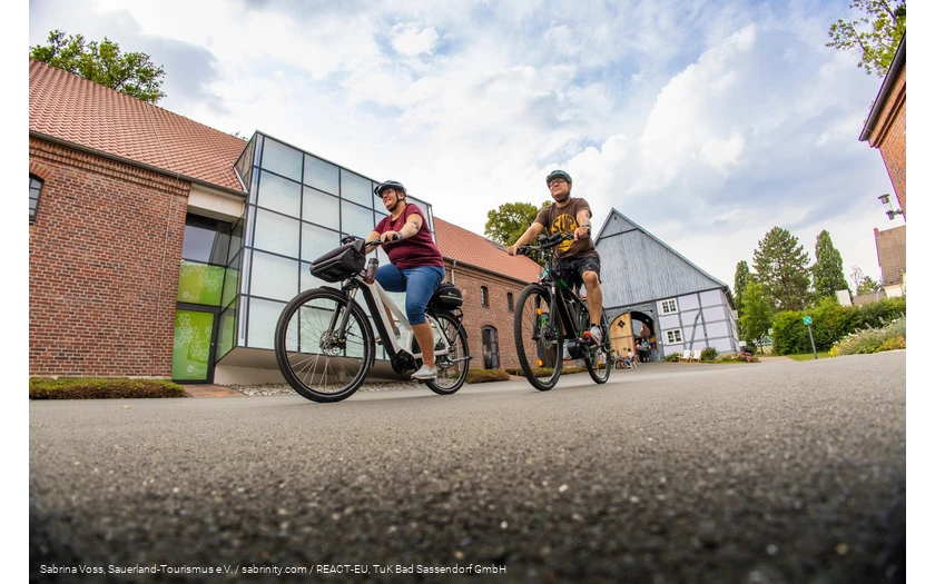 Radfahren rund um Bad Sassendorf - Radfahrer auf dem Hof Haulle