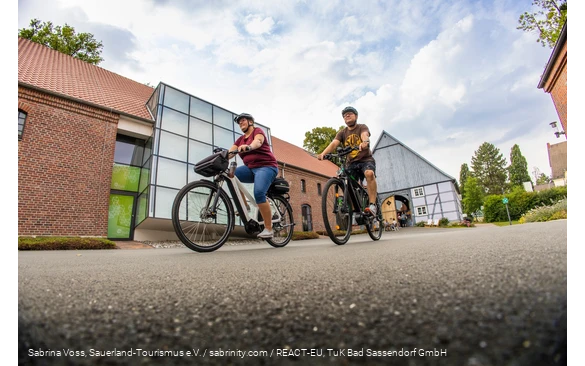 Radfahren rund um Bad Sassendorf - Radfahrer auf dem Hof Haulle