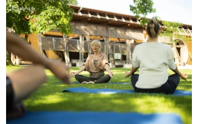 Bad Sassendorf bietet eine Vielzahl an Entspannungsangeboten, zum Beispiel Autogenes Training, Qi Gong oder Yoga.
