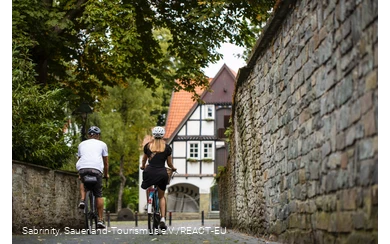 Radfaher im Soester Stadtkern