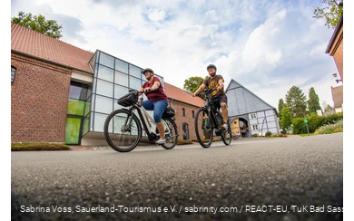 Radfahren rund um Bad Sassendorf - Radfahrer auf dem Hof Haulle