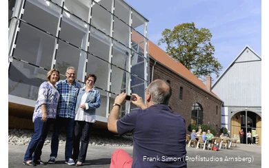 Tauchen Sie ein in die Geschichte von Salz und Sole am Hellweg! Entdecken Sie im Erlebnismuseum Westfälische Salzwelten in Bad Sassendorf, wie Salz aus Sole gewonnen wird, erleben Sie, wie Sole vernebelt wird, und erfahren Sie mehr über die gesunde Anwendung von Salz, Sole und Moor!