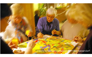 "Gespräche mit Pinsel und Farbe" können Sie in der Kreativwerkstatt in der Klinik am Hellweg in Bad Sassendorf führen.