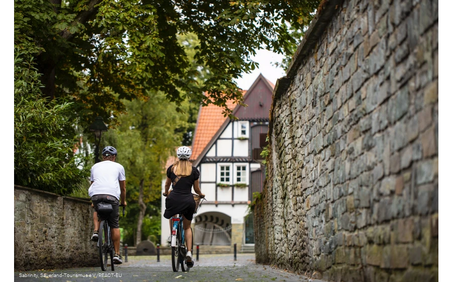 Radfaher im Soester Stadtkern