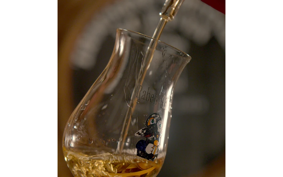 Rabenglas.jpg Rabenglas.jpg