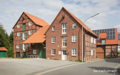 Die Mühle im Bad Sassendorfer Ortsteil Lohne ist heute Sitz der ABU (Arbeitsgemeinschaft Biologischer Umweltschutz im Kreis Soest), die sich um verschiedene Schutzgebiete in der Region Lippe-Möhnesee kümmert.