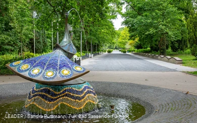 Mosaikpfau (Skulptur im Kurpark Bad Sassendorf)