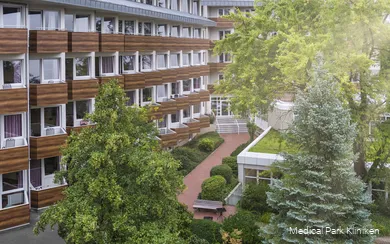 Die Klinik im Park ist eine AHB- und Rehabilitationsklinik für Orthopädie, Traumatologie, Innere Medizin, Rheumatologische Begleiterkrankungen, Naturheilverfahren, zertifiziert nach KTQ-Reha