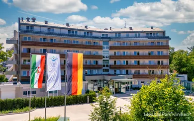 Die Klinik im Park ist eine AHB- und Rehabilitationsklinik für Orthopädie, Traumatologie, Innere Medizin, Rheumatologische Begleiterkrankungen, Naturheilverfahren, zertifiziert nach KTQ-Reha