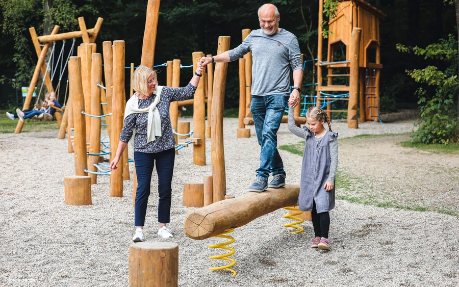 Niedrigseilgarten & Bewegungspark im Kurpark