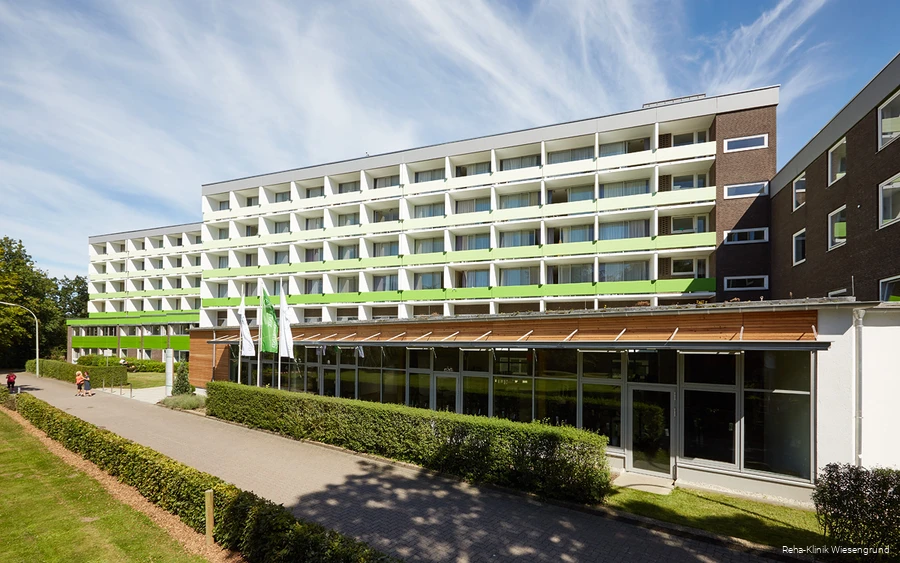 Die Klinik Wiesengrund ist eine Rehabilitationsklinik für Orthopädie und Rheumatologie, Innere Medizin und Kardiologie, AHB-Klinik.