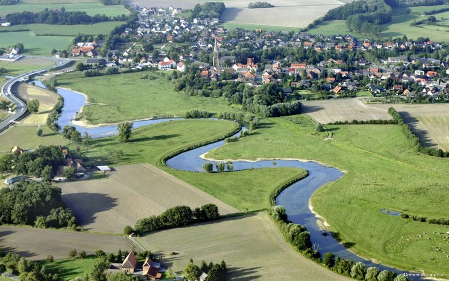 Flüsse, Auen und Schlösser prägen die malerische Landschaft des Lippetals, die sich wunderbar mit dem Rad erschließen lässt.