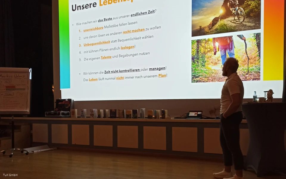 Markus Wolany ist einer der Referenten der besser leben!-Vortragsreihe in der Kulturscheune. Hier sieht man ihn einmal in Aktion.