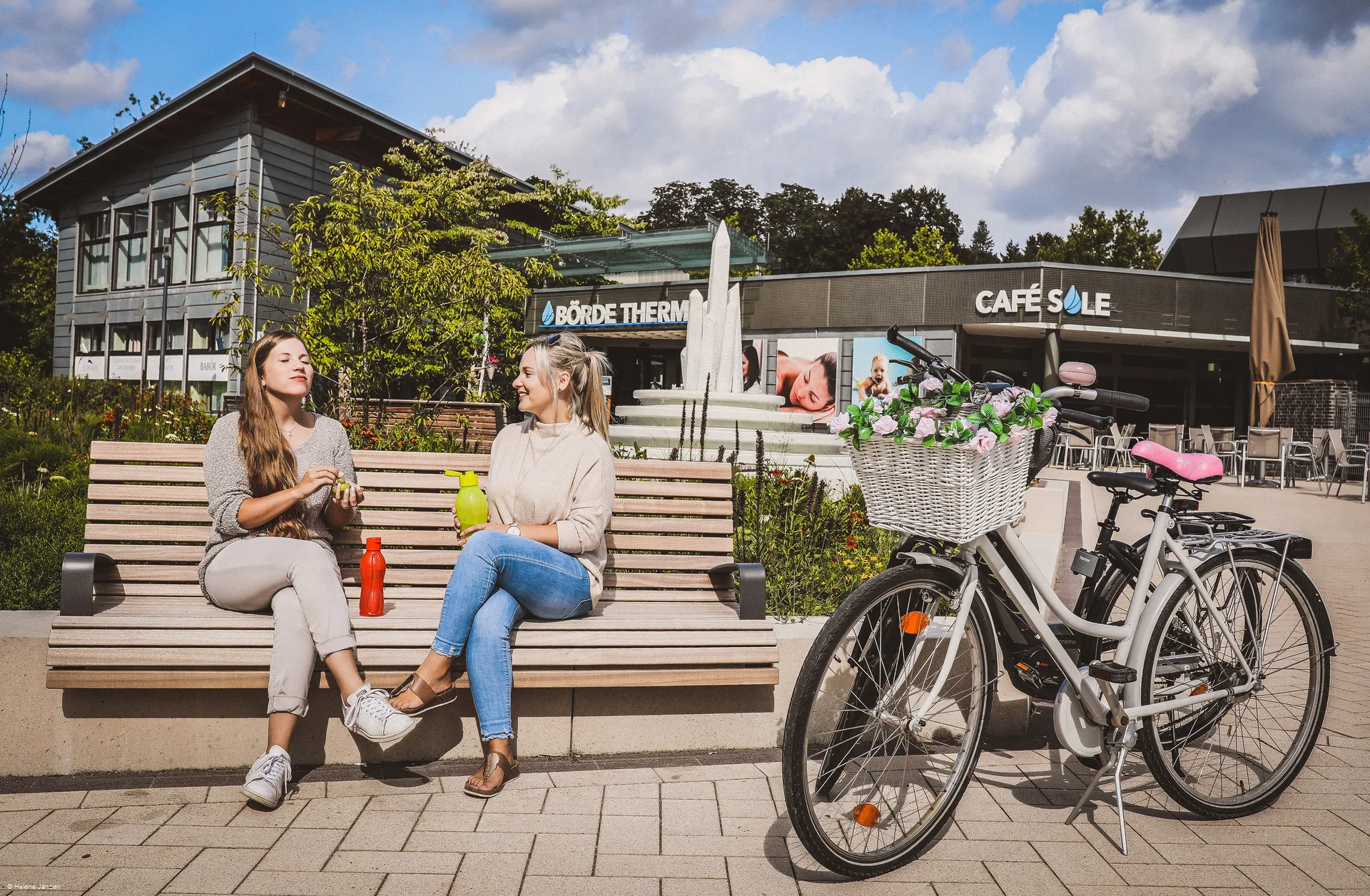 Radfahren rund um Bad Sassendorf - Pause an der Therme