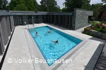 Das Bild zeigt das Sole-Schwebebecken in der Börde Therme Bad Sassendorf.